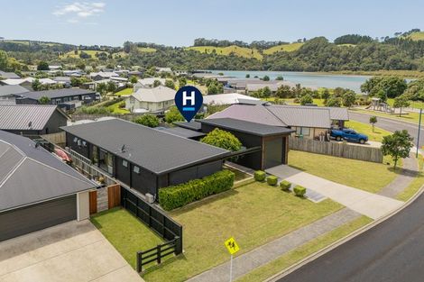 Photo of property in 31 Longreach Drive, Cooks Beach, Whitianga, 3591