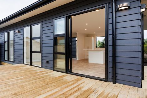 Photo of property in 33 Botanical Road, Takaro, Palmerston North, 4412