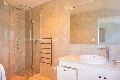 Photo of property in 39d Point View Drive, East Tamaki Heights, Auckland, 2016