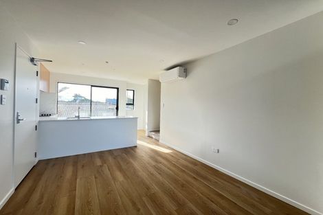 Photo of property in 8/35 Centreway Road, Orewa, 0931