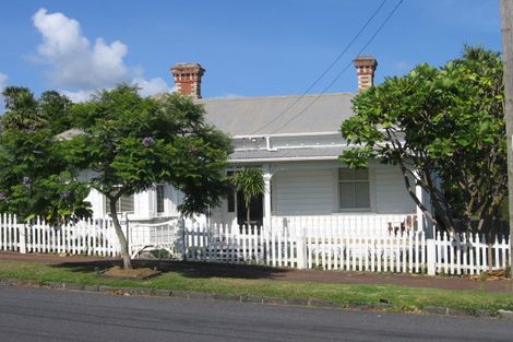 Photo of property in 44 Hamilton Road, Herne Bay, Auckland, 1011