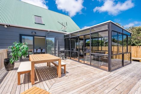 Photo of property in 189 Tutere Street, Waikanae Beach, Waikanae, 5036