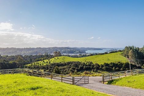 Photo of property in 114a Ranui Road, Karetu, 0283