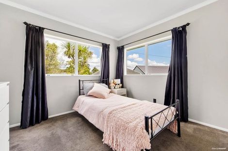 Photo of property in 22 Kaurilands Road, Titirangi, Auckland, 0604