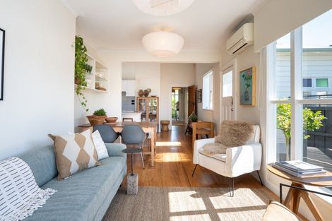 Photo of property in 19 Vigor Brown Street, Napier South, Napier, 4110