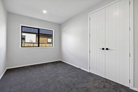 Photo of property in 11 Lewis Younie Road, Kumeu, 0810