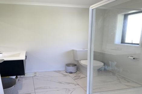 Photo of property in 17 Mooring Close, Whitby, Porirua, 5024