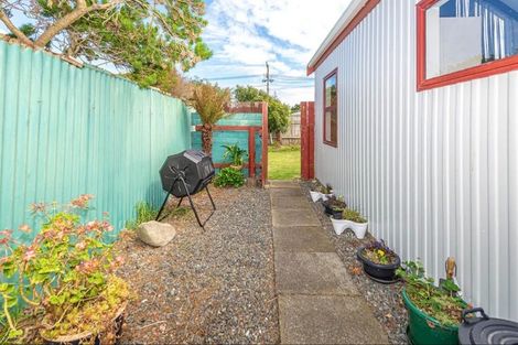 Photo of property in 180a Cornfoot Street, Castlecliff, Whanganui, 4501