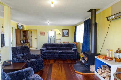 Photo of property in 14 Harbour Street, Foxton, 4814