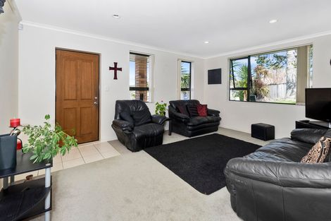 Photo of property in 4 George Arthur Place, Pukekohe, 2120