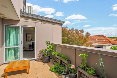 Photo of property in 8b Broadbent Street, Riccarton, Christchurch, 8041