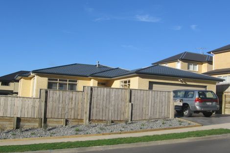 Photo of property in 37 Erlestoke Crescent, Churton Park, Wellington, 6037