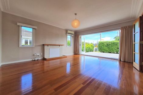 Photo of property in 33 Michaels Avenue, Ellerslie, Auckland, 1051
