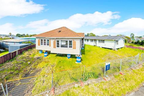 Photo of property in 6 Staverton Crescent, Mangere, Auckland, 2022