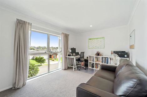 Photo of property in 21 Tyler Davies Drive, Red Beach, 0932