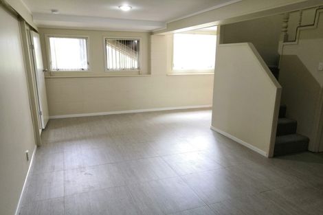 Photo of property in 14 Lavery Place, Sunnynook, Auckland, 0632