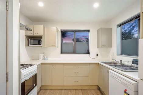 Photo of property in 30b Doone Place, Massey, Auckland, 0614