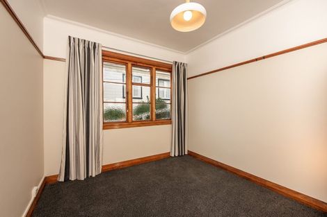 Photo of property in Ionian Flats, 123-125 Brougham Street, Mount Victoria, Wellington, 6011