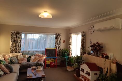 Photo of property in 1/177 Edmonton Road, Te Atatu South, Auckland, 0610