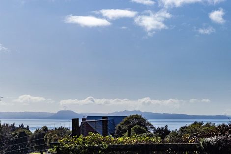 Photo of property in 17 Parerohi Grove, Kuratau, Turangi, 3381