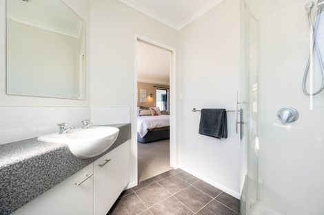 Photo of property in 81 Kensington Drive, Taradale, Napier, 4112