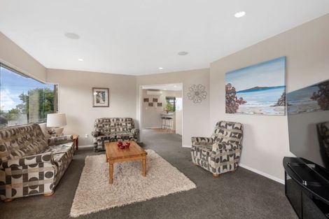 Photo of property in 22 Deep Creek Road, Torbay, Auckland, 0630