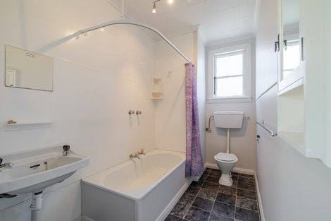 Photo of property in 3/5 Ward Street, Palmerston North, 4410