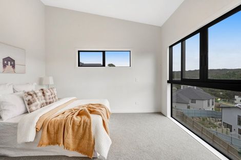 Photo of property in 5 Kawau Close, Orewa, 0931