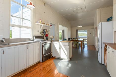 Photo of property in 8 Shoal Beach Road, Aramoana, Omakere, 4271