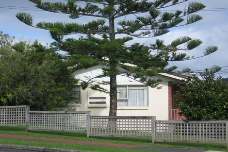 Photo of property in 1/68 West Coast Road, Glen Eden, Auckland, 0602