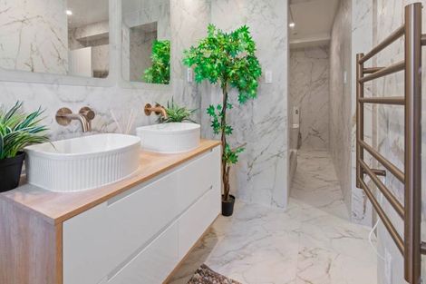 Photo of property in 44 Gosford Drive, Botany Downs, Auckland, 2010