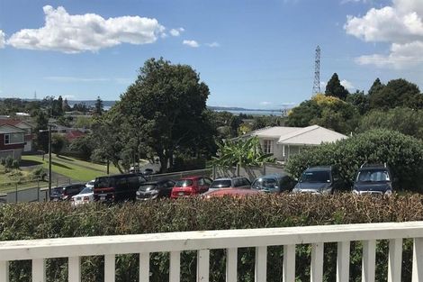 Photo of property in 152 Tiroroa Avenue, Te Atatu South, Auckland, 0610