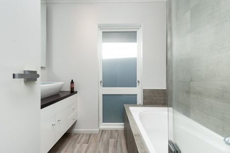 Photo of property in 12 Tudor Place, Mount Maunganui, 3116