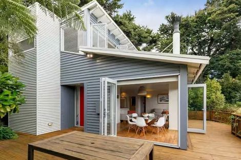 Photo of property in 48 Howard Road, Point Howard, Lower Hutt, 5013