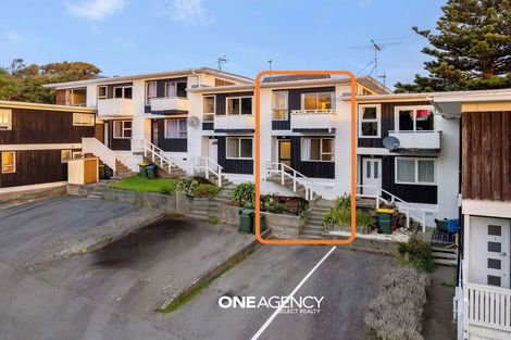 Photo of property in 4/12 Thornley Street, Titahi Bay, Porirua, 5022