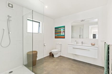 Photo of property in 10 Te Mauri Place, Omaha, 0986