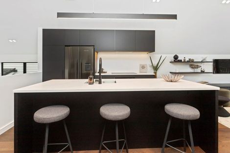 Photo of property in 1b Creamer Avenue, Belmont, Auckland, 0622