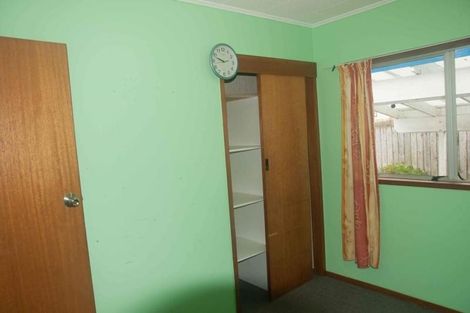 Photo of property in 1/42 Fruitvale Road, New Lynn, Auckland, 0600