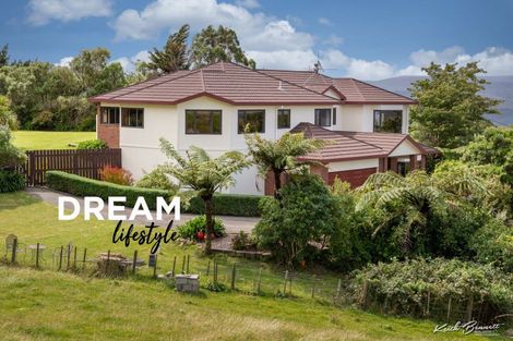 Photo of property in 18 Crestview Grove, Belmont, Lower Hutt, 5010