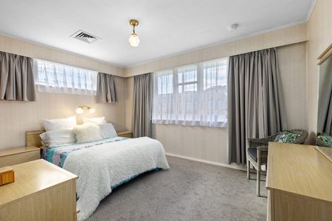 Photo of property in 170 George Street, Stokes Valley, Lower Hutt, 5019