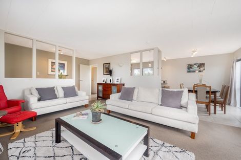 Photo of property in 19 Glenshee Place, Highland Park, Auckland, 2010