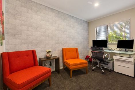 Photo of property in 8 Bowman Place, Whitby, Porirua, 5024