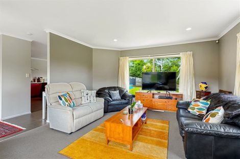 Photo of property in 1 Fleetwood Drive, Henderson, Auckland, 0612