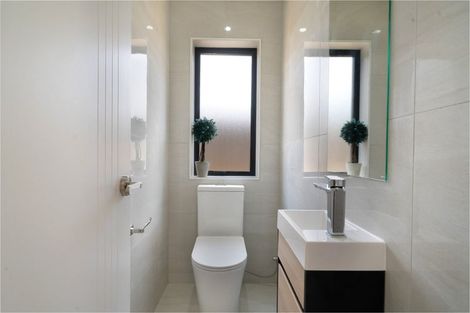 Photo of property in 21 Parker Avenue, New Lynn, Auckland, 0600