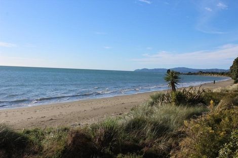 Photo of property in 252 Patons Rock Road, Patons Rock, Takaka, 7182