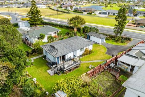 Photo of property in 170 One Tree Point Road, One Tree Point, 0118