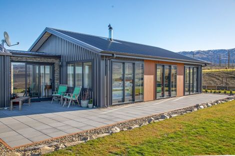 Photo of property in 1 Stella Way, Waikerikeri, Alexandra, 9391