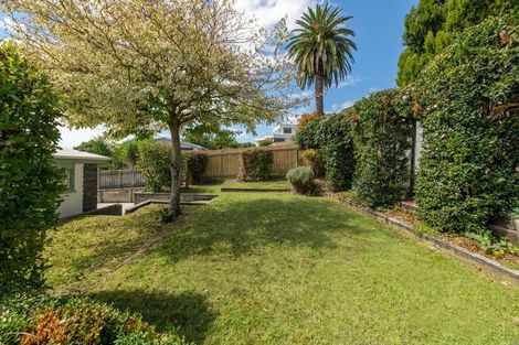 Photo of property in 220 Welcome Bay Road, Welcome Bay, Tauranga, 3112