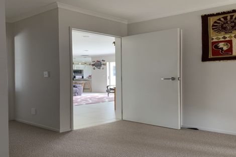 Photo of property in 8 Disley Road, Wattle Downs, Auckland, 2103