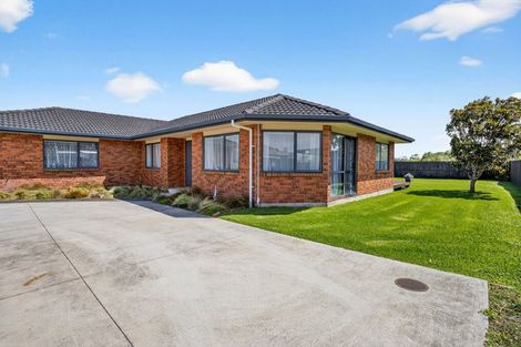 Photo of property in 23 Raabia Close, Parakai, 0830